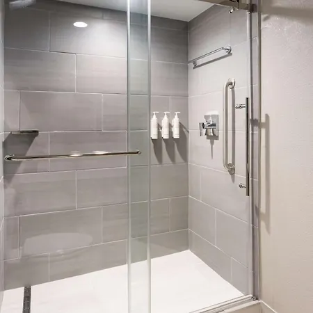Hilton Beachfront Resort & Spa Hilton Head Island Exterior photo A shower enclosure